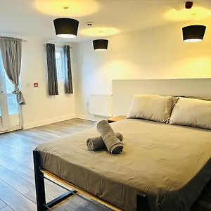 Spacious And Affordable Center Two Beds Flat , Swansea United Kingdom